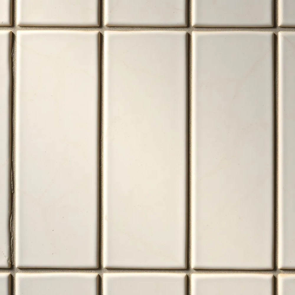 Czy fuga powinna być równo z płytkami