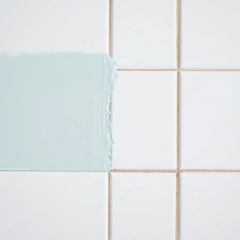 Czym pomalować płytki gipsowe