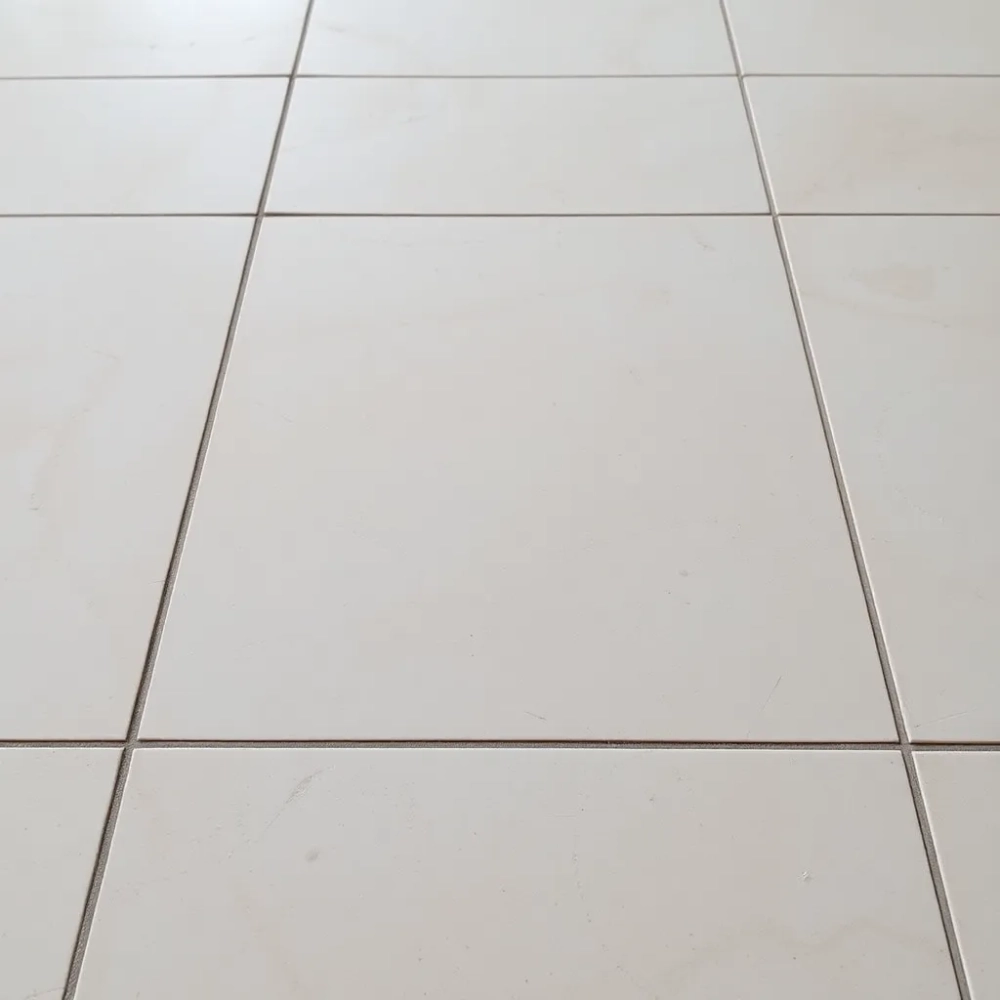 Po jakim czasie można fugować płytki na podłodze