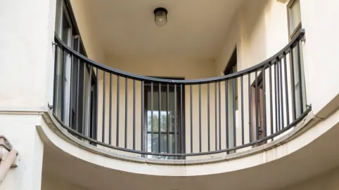 balkony półokrągłe balustrady