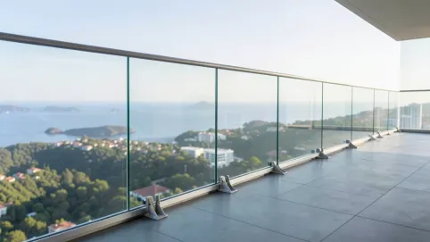 balustrada szklana zewnętrzna samonośna