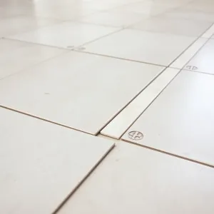 Czy na płytki można położyć panele winylowe