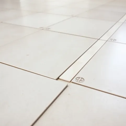 Czy na płytki można położyć panele winylowe