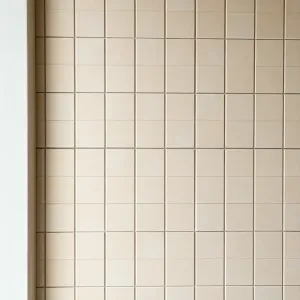 Czy płytki podłogowe można kłaść na ścianę