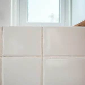 Czym odtłuścić płytki w kuchni