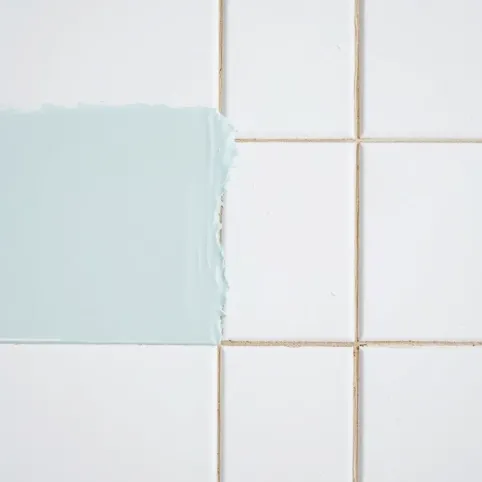 Czym pomalować płytki gipsowe