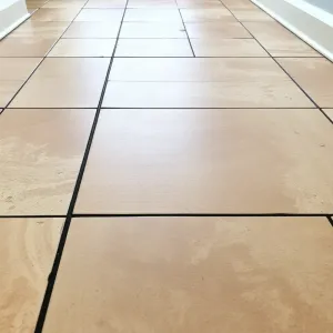 Czym zakryć stare płytki na podłodze