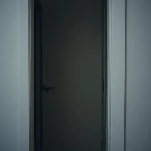 Drzwi wewnętrzne do mieszkania w bloku