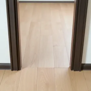 Drzwi zewnętrzne przed czy po podłogach