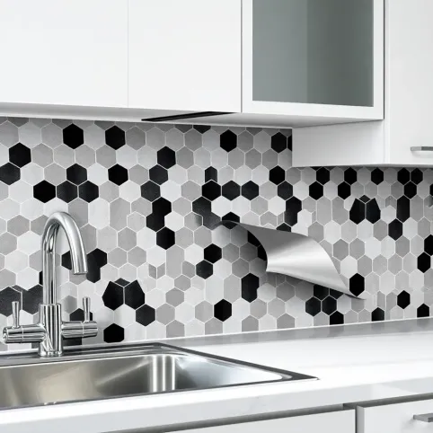 Folia samoprzylepna na płytki w kuchni