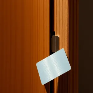 Jak otworzyć zatrzaśnięte drzwi pokojowe