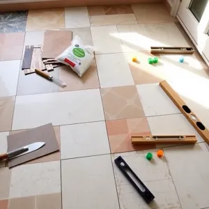 Jak położyć płytki na podłodze