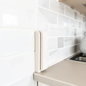 Jak zakończyć płytki na ścianie w kuchni