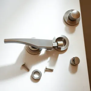 jak zamontować klamkę do drzwi wewnętrznych