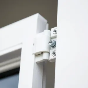 Jak zdjąć drzwi PCV z zawiasów