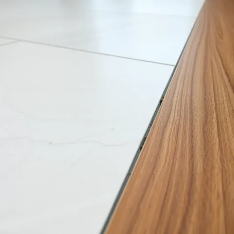 Jaka dylatacja między płytkami a panelami