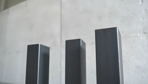 Jaka grubość słupka do bramy