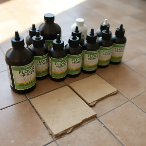 Jaki grunt pod płytki podłogowe