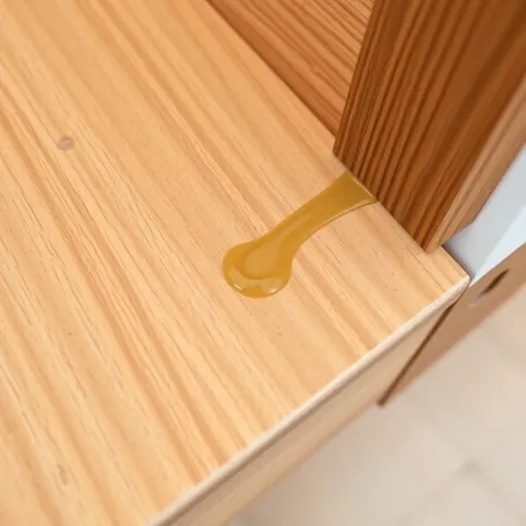 Jaki klej do schodów drewnianych