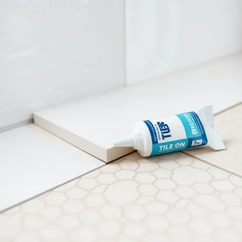 Jaki klej płytka na płytkę