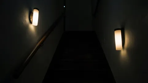 kinkiety led na klatkę schodową