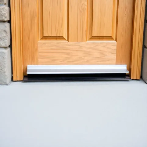 Listwa przeciwdeszczowa na drzwi