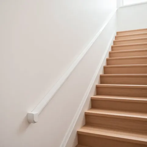 Listwy na ścianę przy schodach