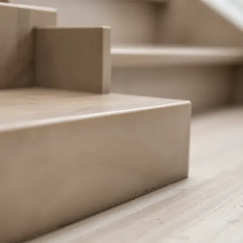 Listwy wykończeniowe na schody