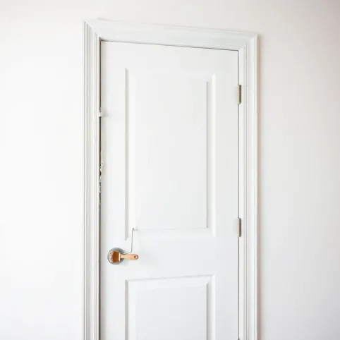 Malowanie drzwi wewnętrznych na biało cena