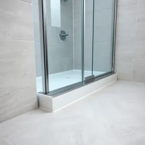 Montaż kabiny prysznicowej na płytkach