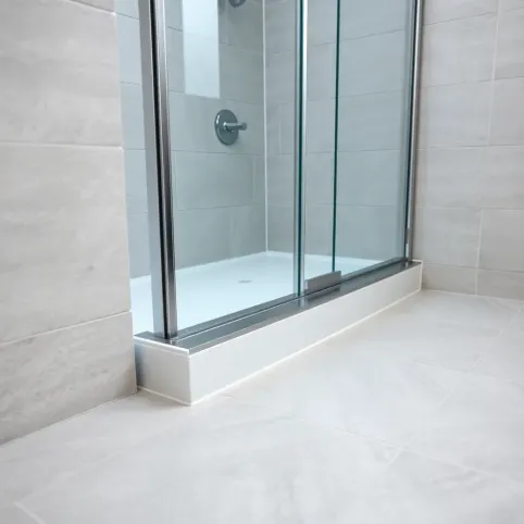 Montaż kabiny prysznicowej na płytkach