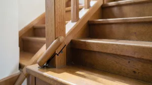 na jakiej wysokości poręcz schodowa