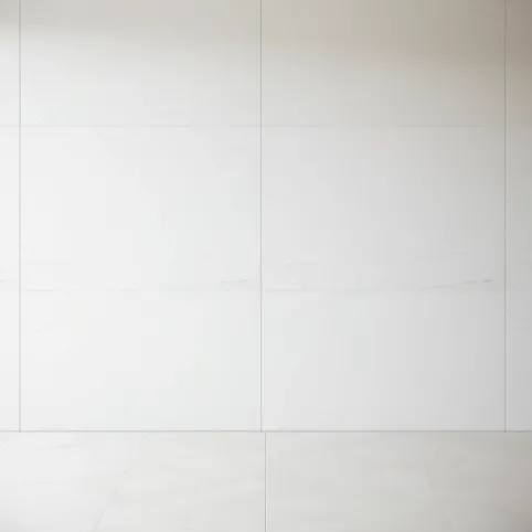 Płytki 60x120 na ścianę jak układać