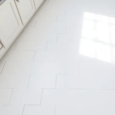 Płytki do białej kuchni na podłogę