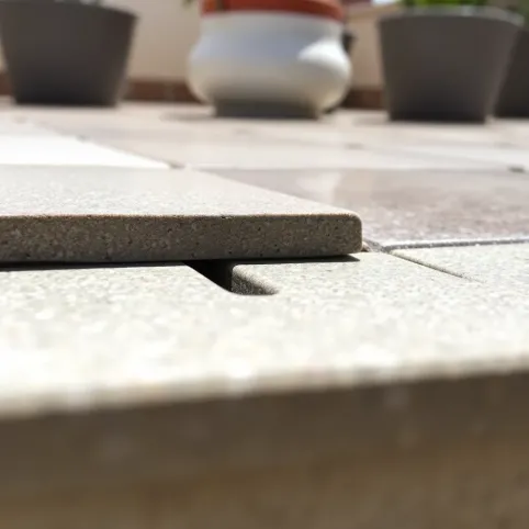 Płytki krawędziowe z kapinosem