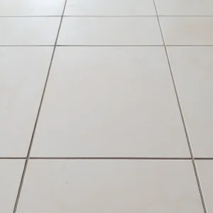 Po jakim czasie można fugować płytki na podłodze