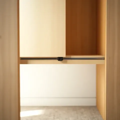 Regulacja drzwi przesuwnych w szafie