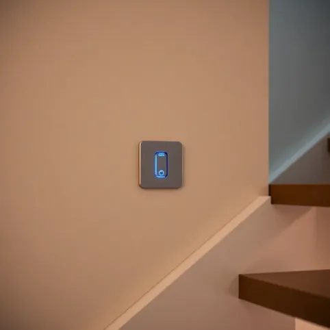 Włącznik dotykowy schodowy krzyżowy