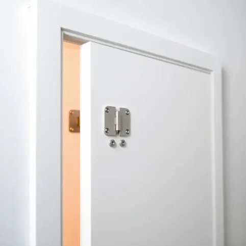 Wysokość zawiasów w drzwiach