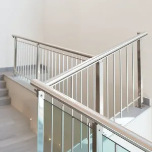 Wzory balustrad ze stali nierdzewnej