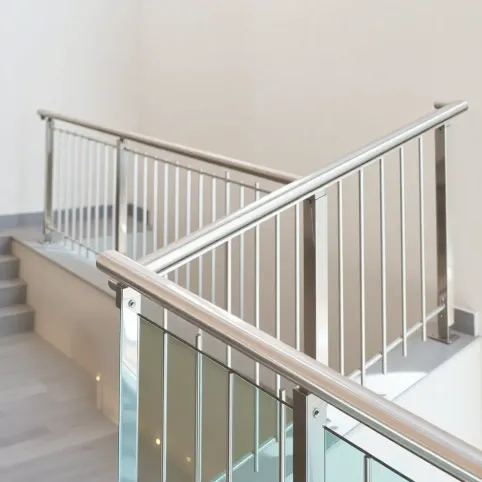 Wzory balustrad ze stali nierdzewnej