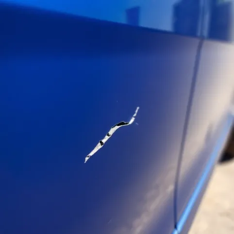 Zarysowane drzwi koszt