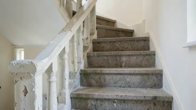 wymiana balustrady na schodach